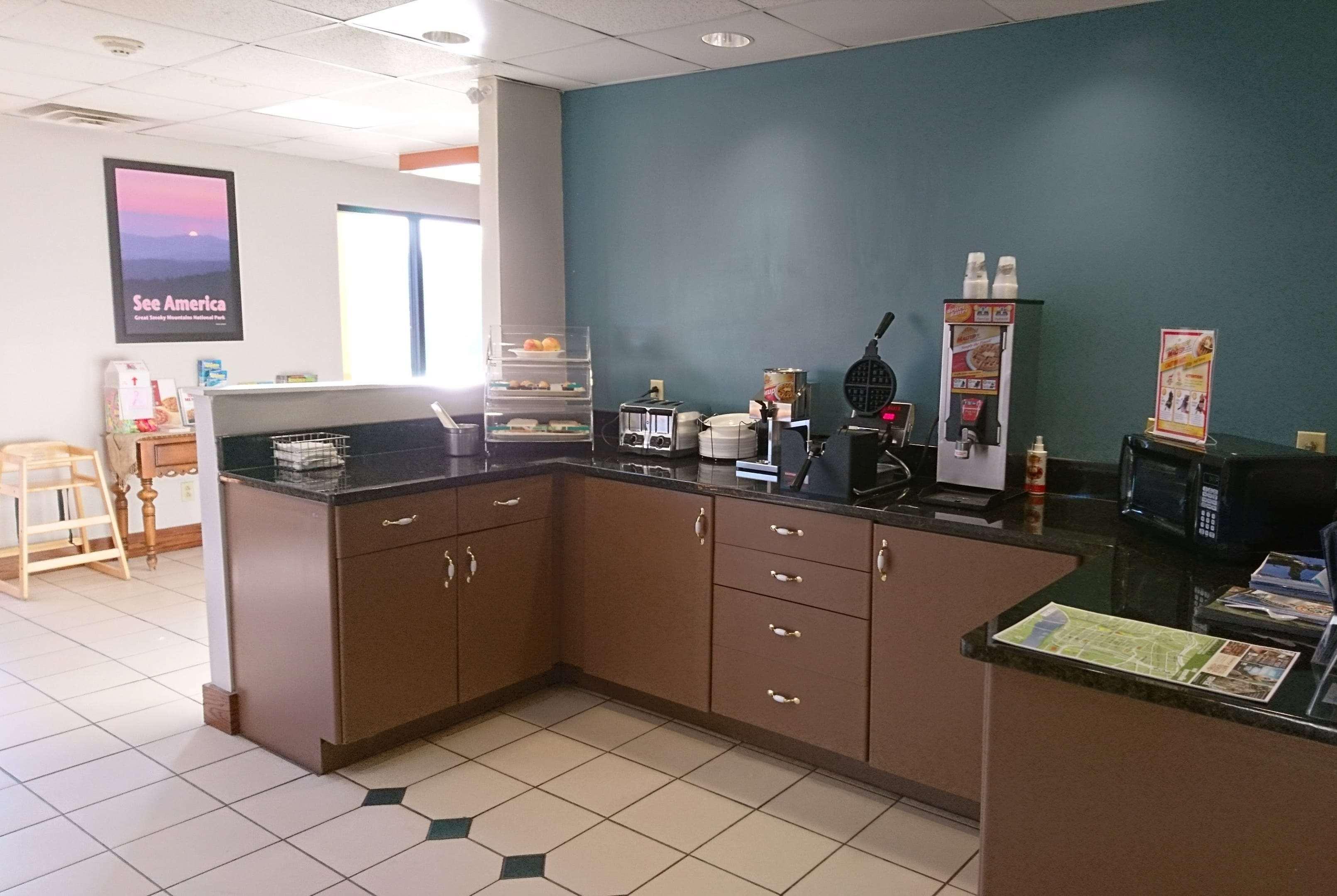 Travelodge By Wyndham Knoxville East Εξωτερικό φωτογραφία